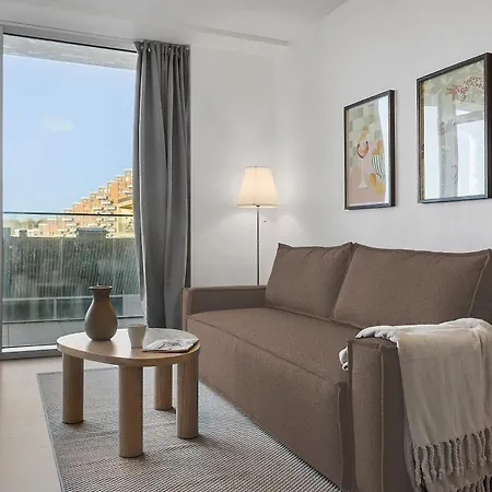 Апартаменты The Marina Including 1x Free Private Parking Spot *