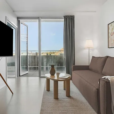 Апартаменты The Marina Including 1x Free Private Parking Spot *